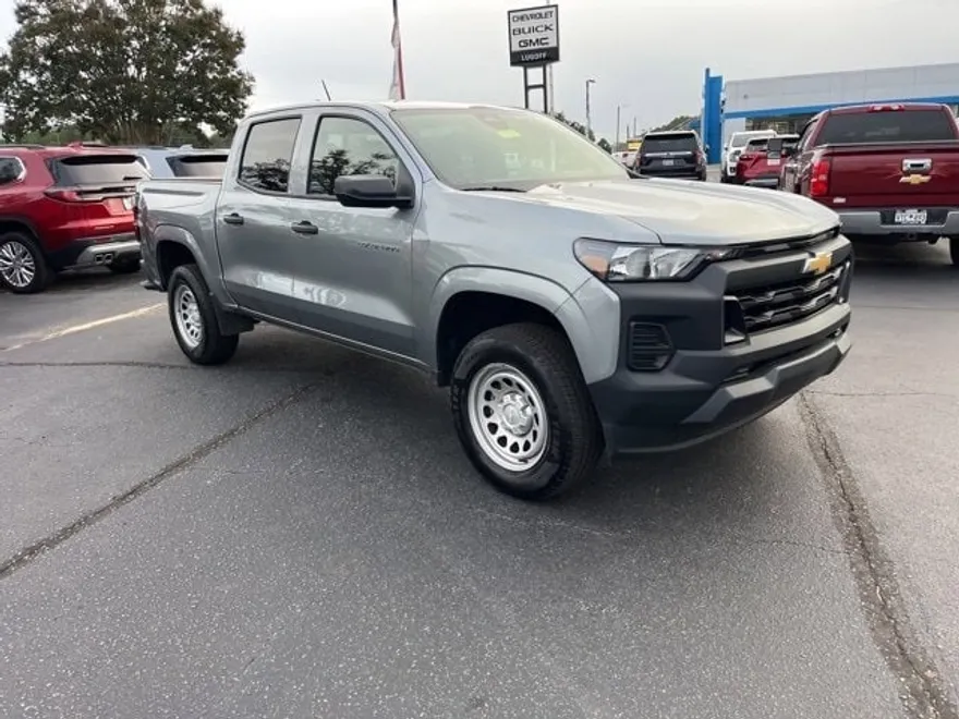2025 Chevrolet Colorado LT photo 1