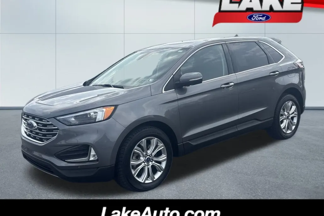2022 Ford Edge Titanium photo 1