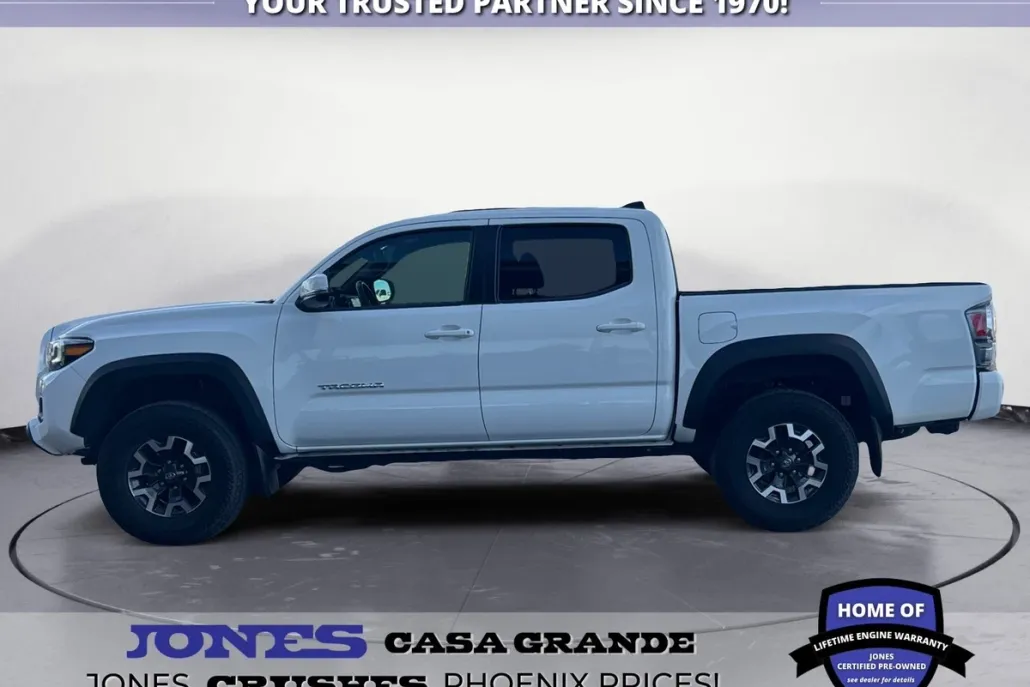 2022 Toyota Tacoma TRD Off-Road V6 photo 1