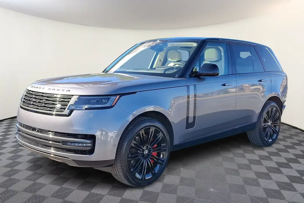 2024 Land Rover Range Rover SE photo 1
