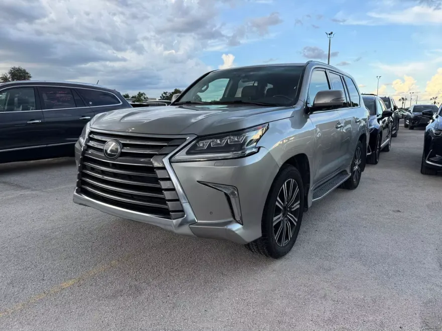 2019 Lexus LX 570 photo 1