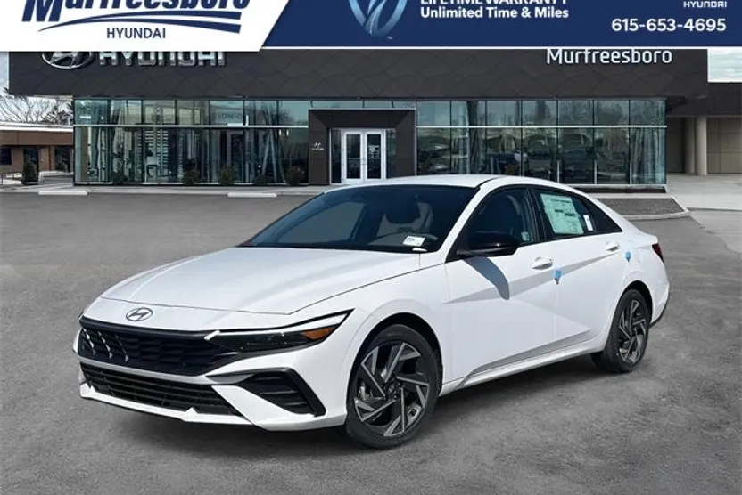 2025 Hyundai Elantra SEL Sport photo 1