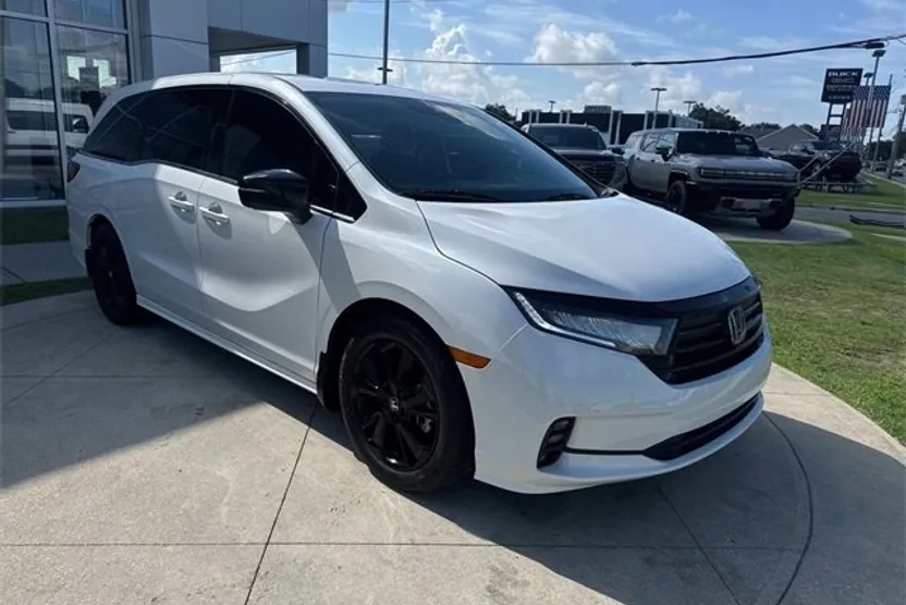2024 Honda Odyssey Sport photo 1