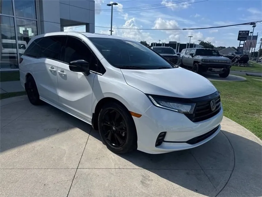 2024 Honda Odyssey Sport photo 1