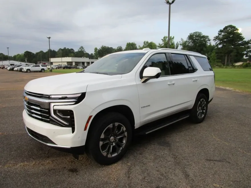 2025 Chevrolet Tahoe LT photo 1