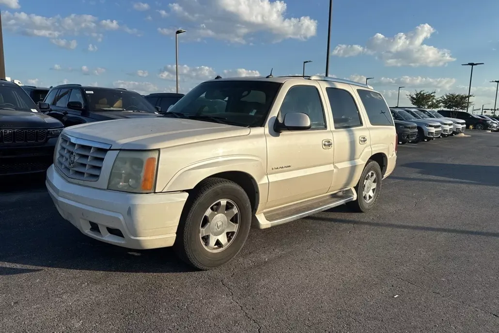 2003 Cadillac Escalade Base photo 1