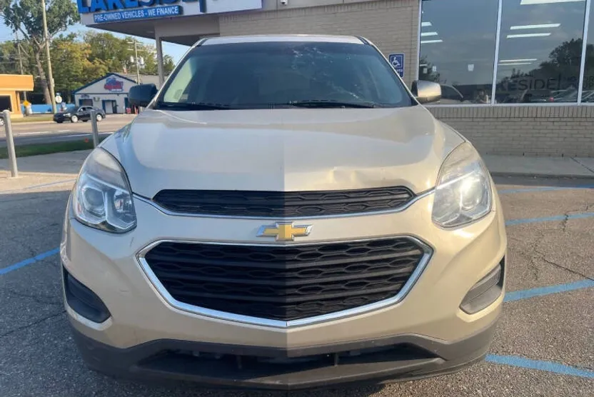2016 Chevrolet Equinox LS photo 1