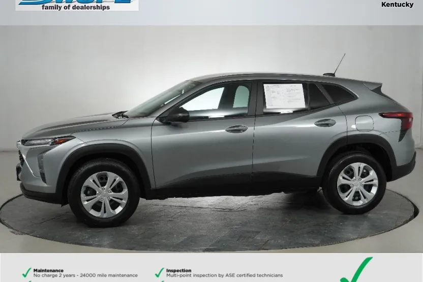2024 Chevrolet Trax LS photo 1