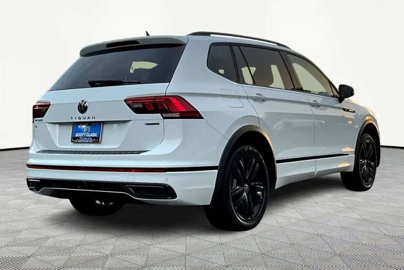 2022 Volkswagen Tiguan SE R-Line Black photo 1