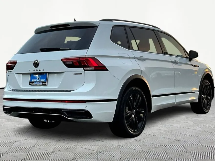 2022 Volkswagen Tiguan SE R-Line Black photo 1