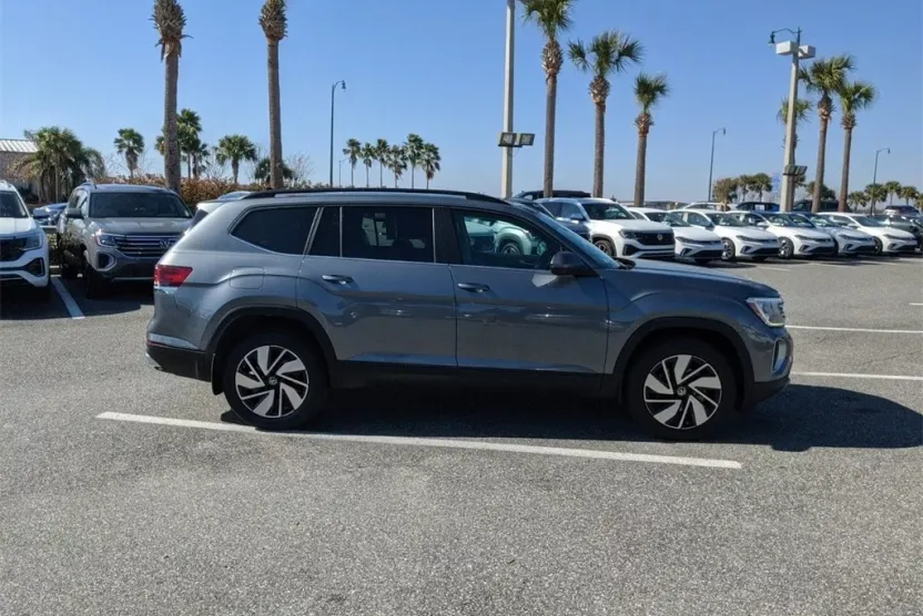 2025 Volkswagen Atlas SE Technology photo 1