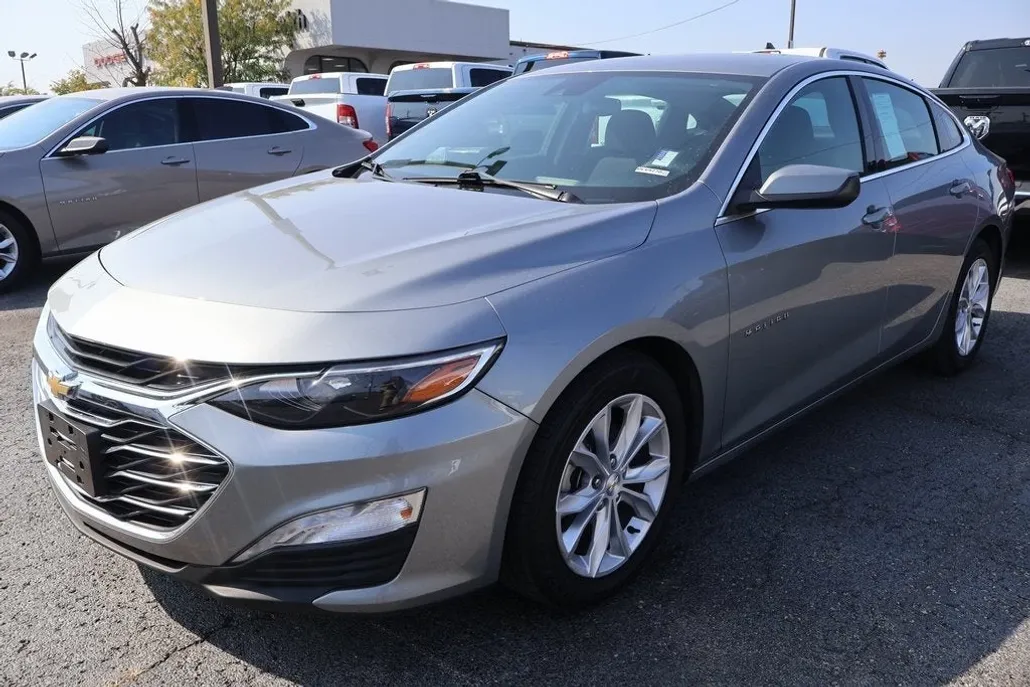 2023 Chevrolet Malibu 1LT photo 1
