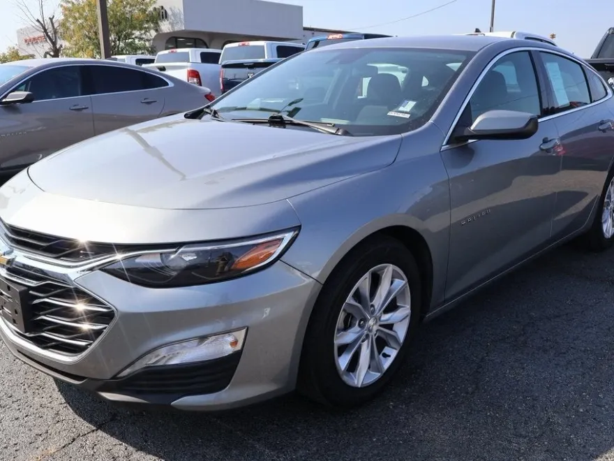 2023 Chevrolet Malibu 1LT photo 1