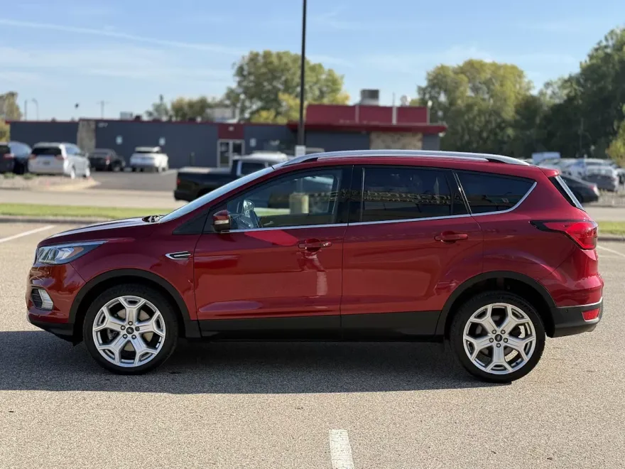 2019 Ford Escape Titanium photo 1