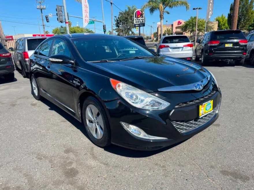 2013 Hyundai Sonata Hybrid Limited photo 1