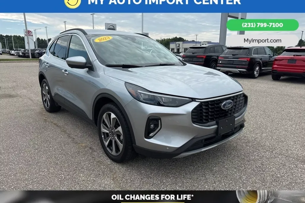 2023 Ford Escape Platinum photo 1