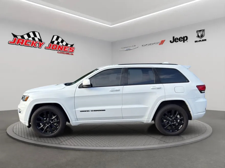 2021 Jeep Grand Cherokee Laredo X photo 1