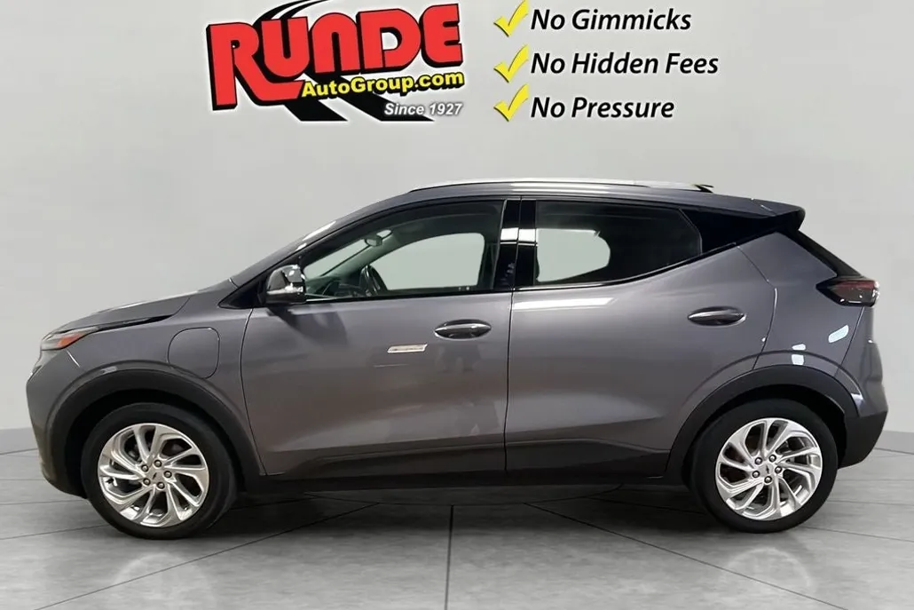 2022 Chevrolet Bolt EUV photo 1