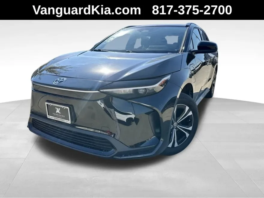 2023 Toyota bZ4X XLE photo 1