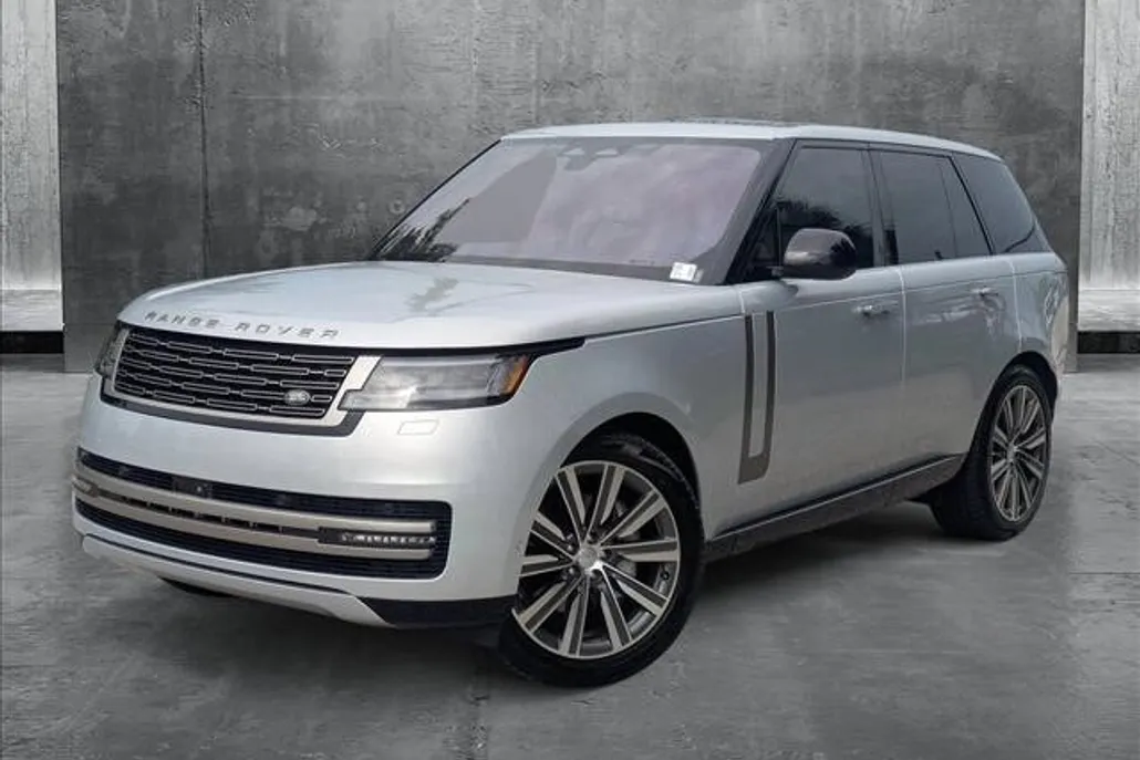 2023 Land Rover Range Rover SE photo 1
