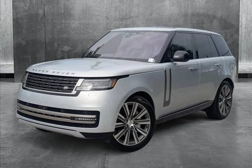 2023 Land Rover Range Rover SE photo 1
