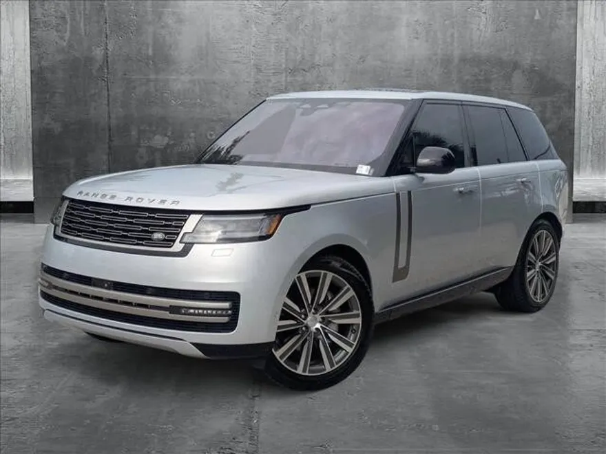 2023 Land Rover Range Rover SE photo 1