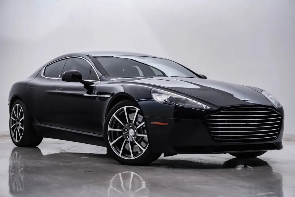 2017 Aston Martin Rapide photo 1