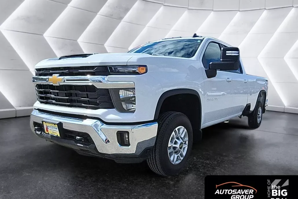 2025 Chevrolet Silverado 2500HD LT photo 1