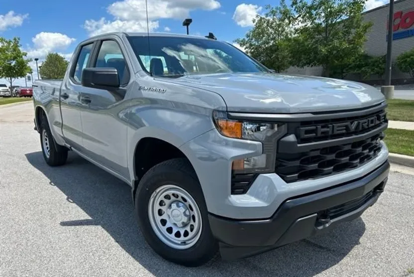 2024 Chevrolet Silverado 1500 photo 1