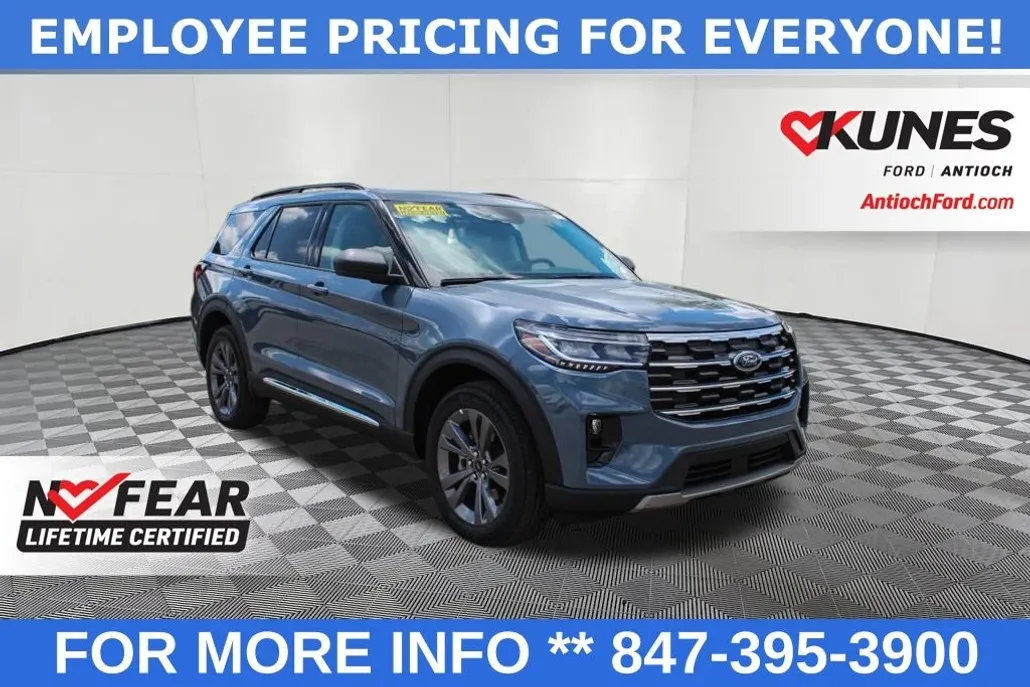2025 Ford Explorer photo 1