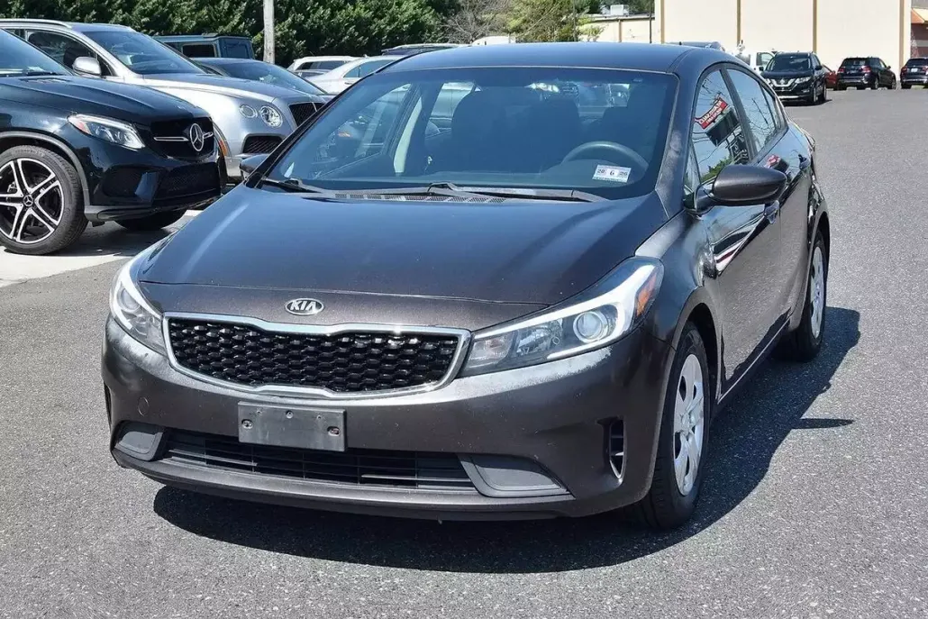 2017 Kia Forte LX Base photo 1