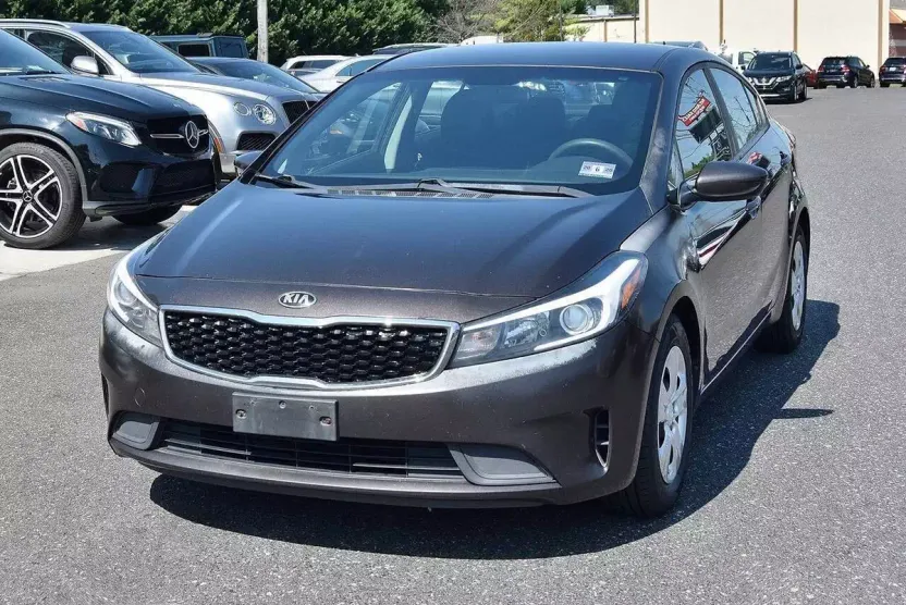 2017 Kia Forte LX Base photo 1