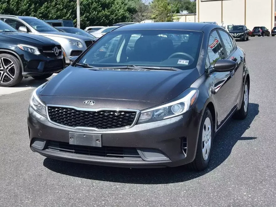 2017 Kia Forte LX Base photo 1