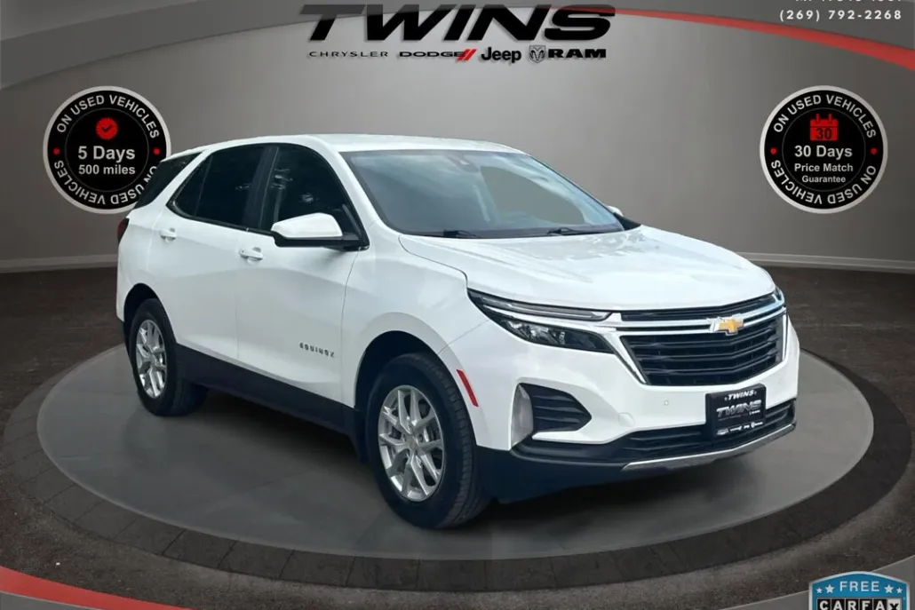 2023 Chevrolet Equinox LT photo 1