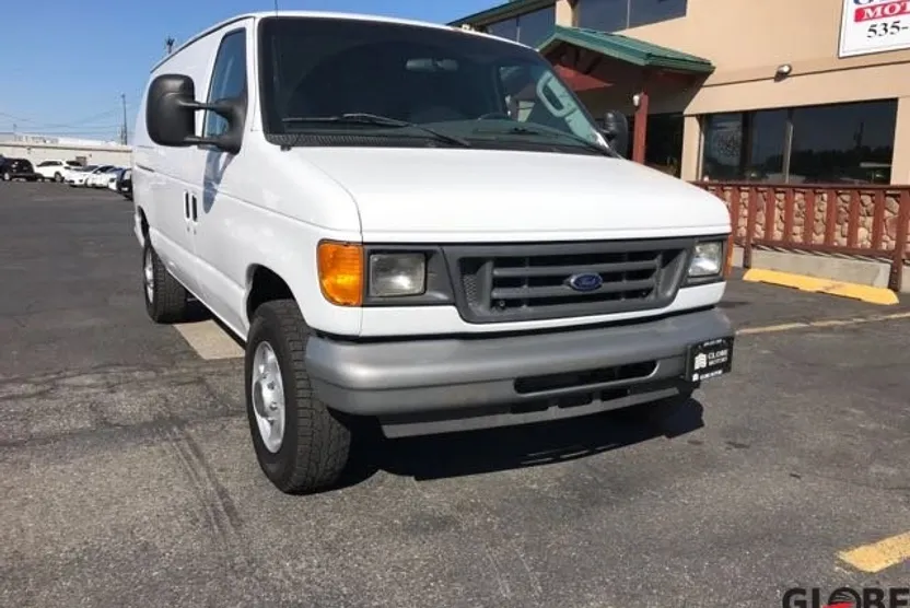2007 Ford E-250 photo 1