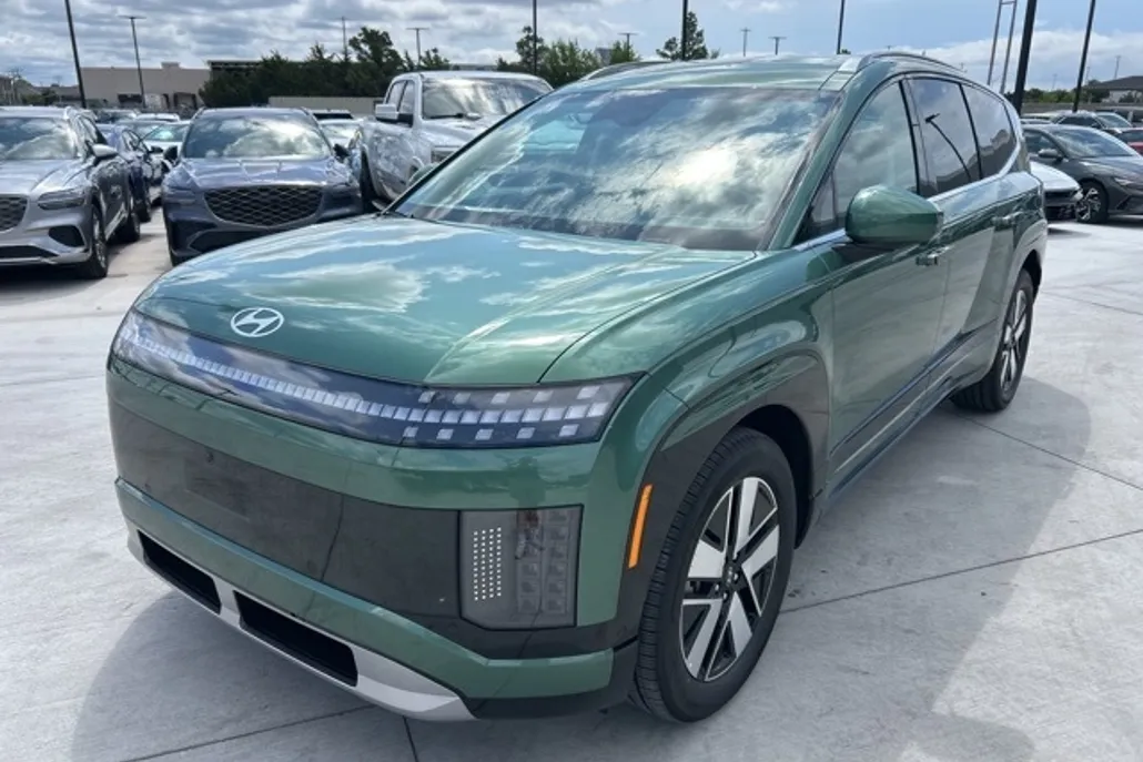 2026 Hyundai Ioniq SEL photo 1
