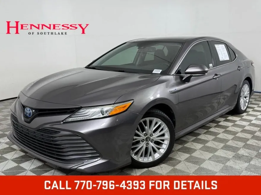 2019 Toyota Camry Hybrid XLE photo 1