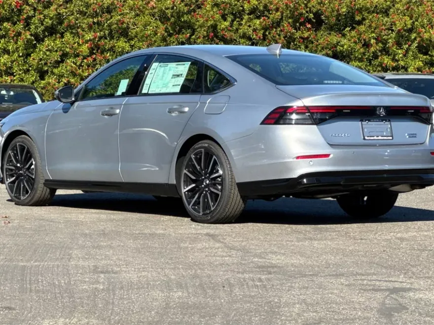 2025 Honda Accord Hybrid Touring photo 6