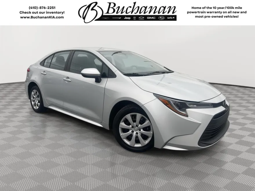 2023 Toyota Corolla LE photo 1