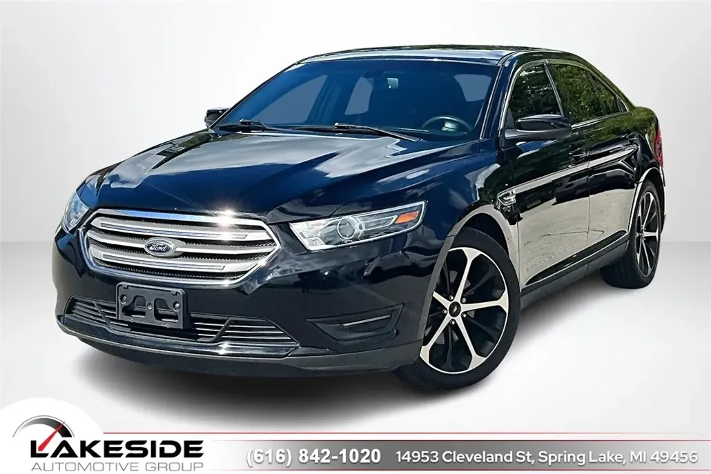 2016 Ford Taurus SEL photo 1