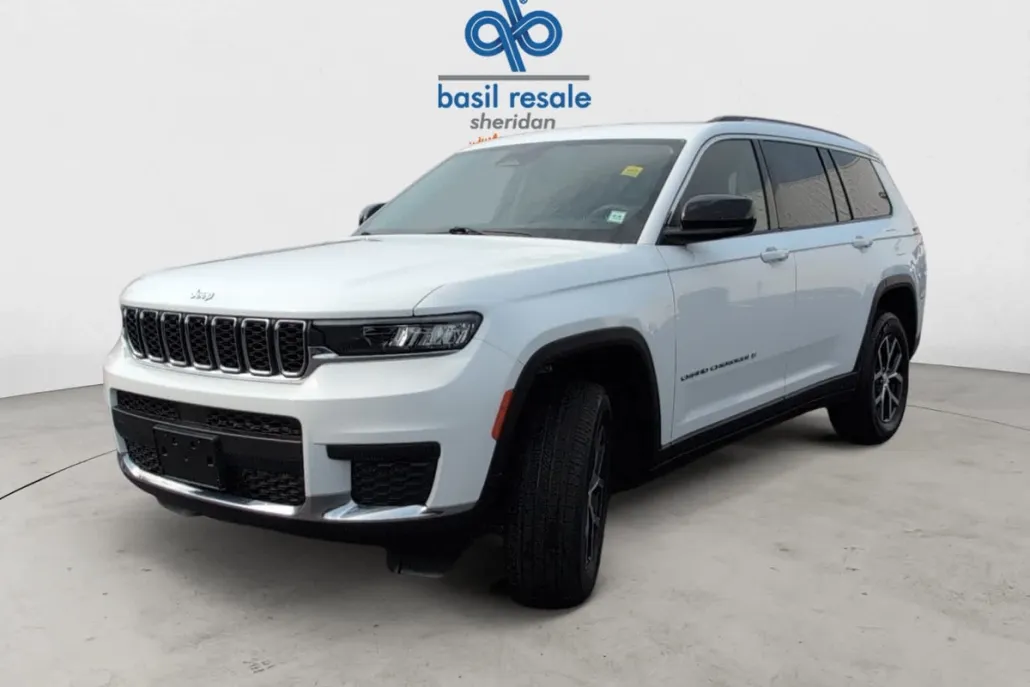 2024 Jeep Grand Cherokee Laredo photo 1