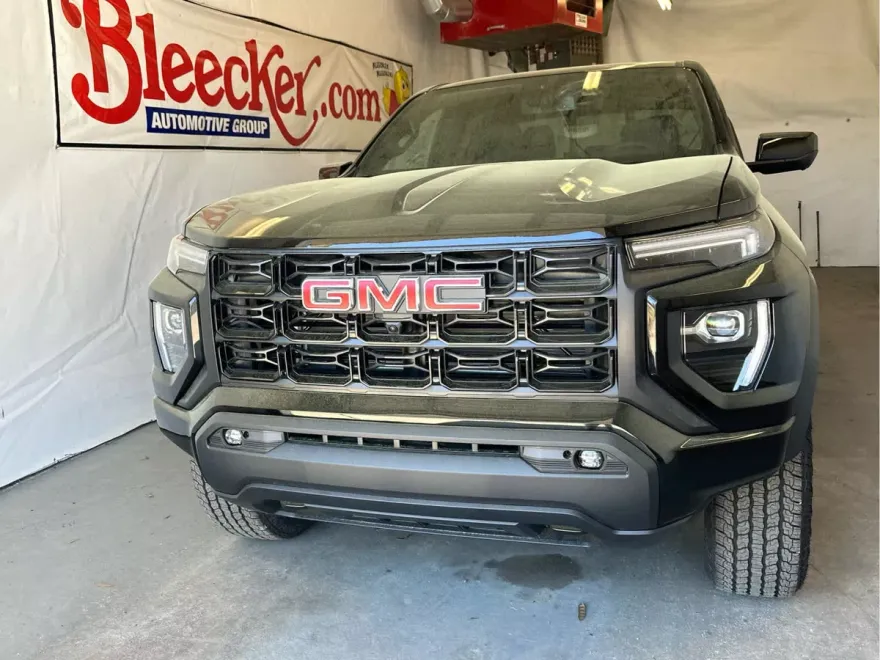 2025 Gmc Canyon Elevation photo 1