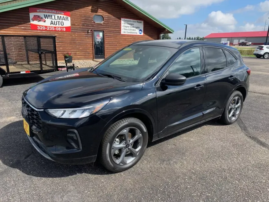 2024 Ford Escape ST-Line photo 1