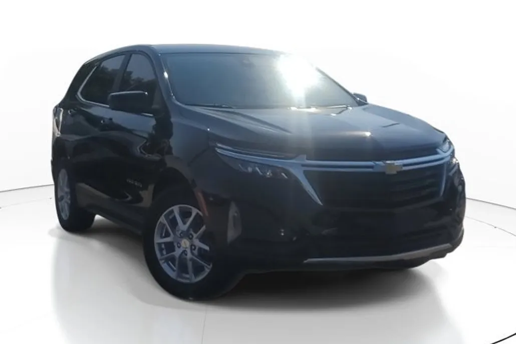 2024 Chevrolet Equinox LT photo 1