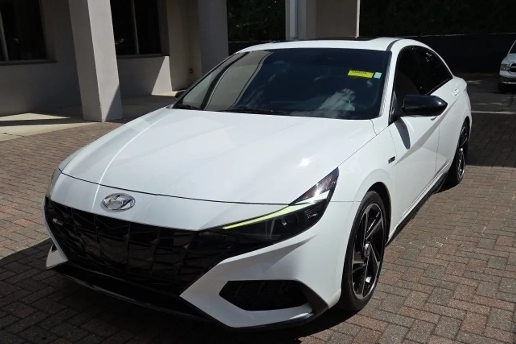 2022 Hyundai Elantra N Line photo 1
