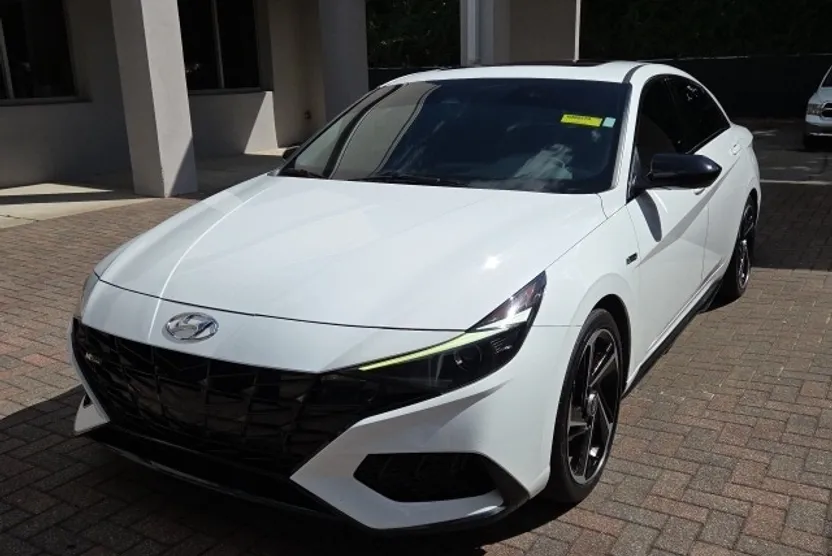 2022 Hyundai Elantra N Line photo 1