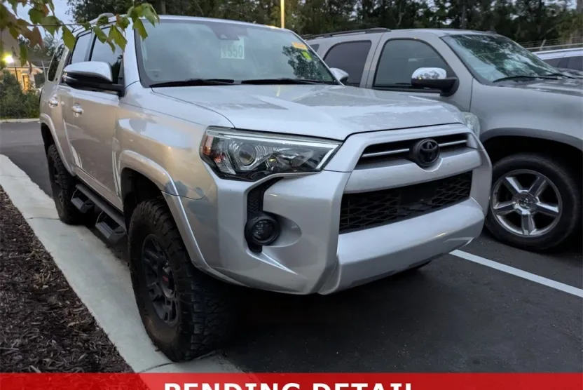 2020 Toyota 4Runner SR5 Premium photo 1