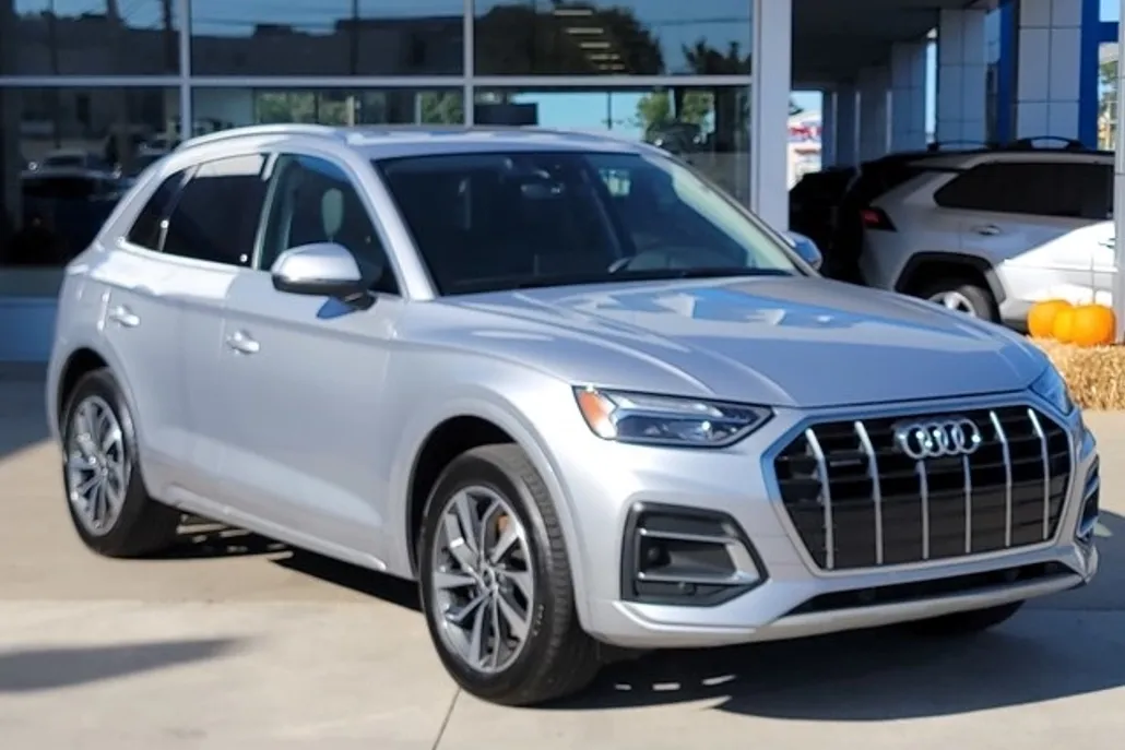 2021 Audi Q5 45 Premium Plus photo 1