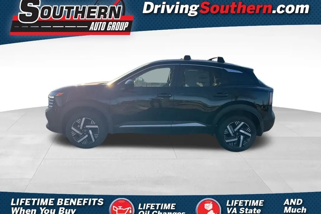 2025 Nissan Kicks SV photo 1