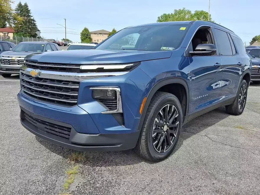 2026 Chevrolet Traverse photo 1